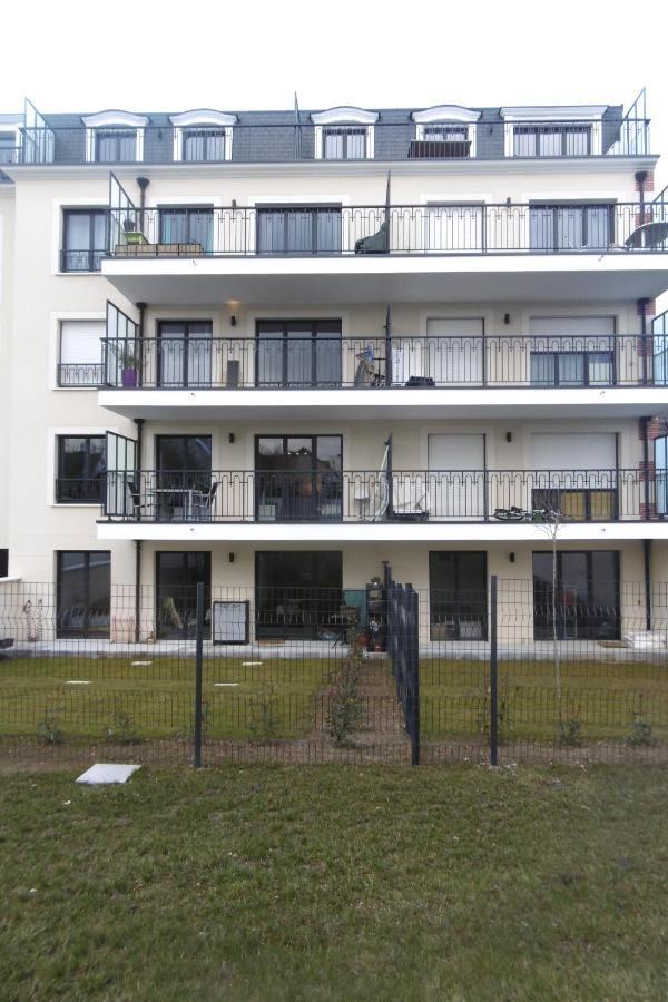 35M2 Neuf, Plein Sud, Dernier Etage Avec Terrasse Apartment Noisy-le-Grand Luaran gambar